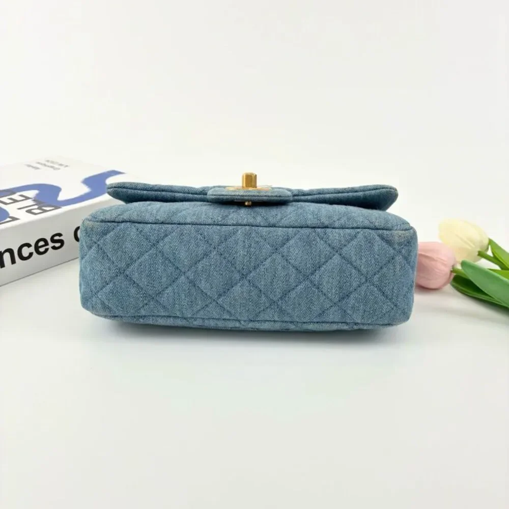 CHANEL brand color